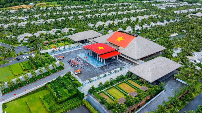 Chiêm ngưỡng quốc kỳ “khổng lồ” mừng Quốc khánh tại Nam đảo Phú Quốc