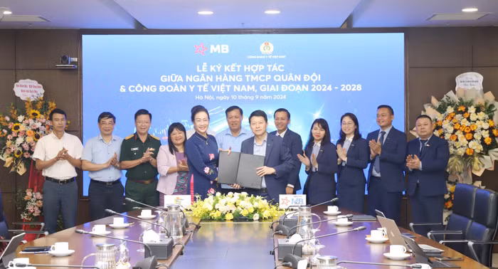 Ngân hàng TMCP Quân đội (MB) và Công đoàn Y tế Việt Nam ký kết thỏa thuận hợp tác toàn diện, giai đoạn 2024 - 2028