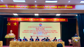 Quang cảnh buổi tiếp xúc cử tri tại xã Hoài Đức