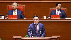 Đồng chí Lê Mạnh Hùng, Bí thư Đảng ủy, Quyền Bộ trưởng Bộ Công Thương, trình bày tham luận