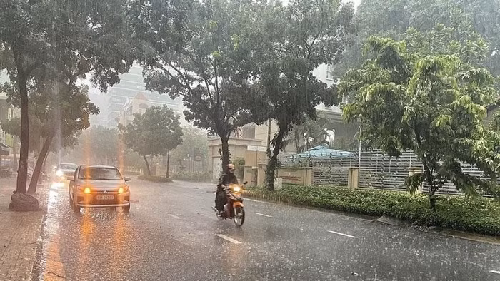 Biển Đông có thể xuất hiện 2-3 cơn bão trong tháng tới, miền Bắc sắp đón không khí lạnh