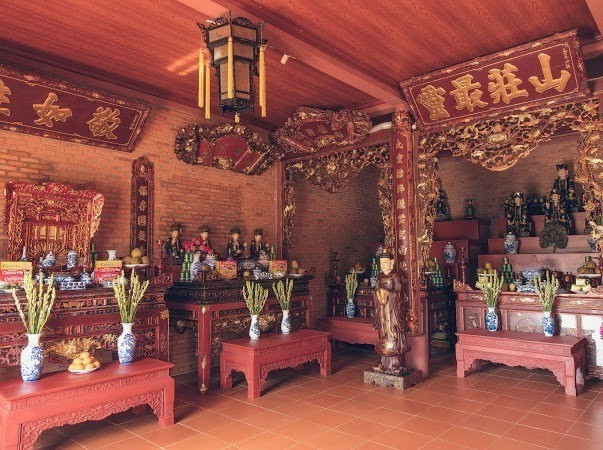 Không gian nhà thờ.