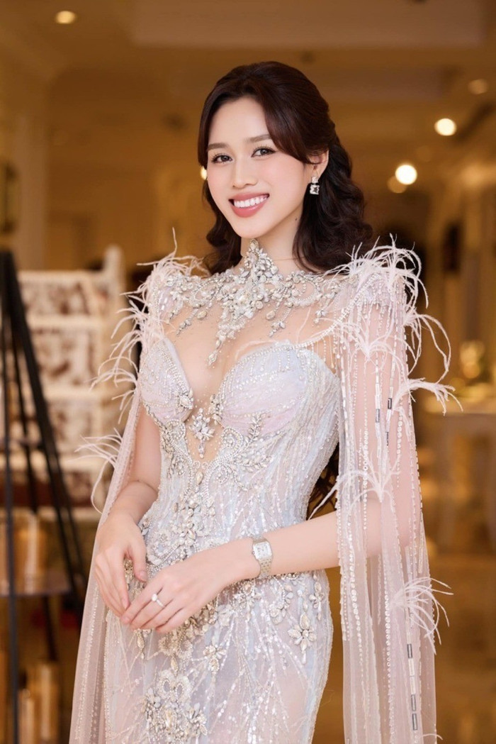 Ở tuổi 24, cô nàng sở hữu một khối tài sản từ bất động sản, xe sang cho đến những bước tiến vững chắc trong sự nghiệp kinh doanh 9-2495.jpg
