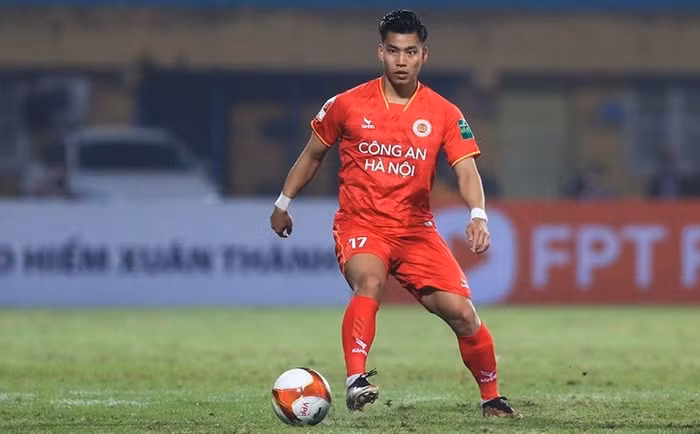 Cầu thủ Văn Thanh khoe căn hộ sang trọng trước khi dạm ngõ vợ sắp cưới