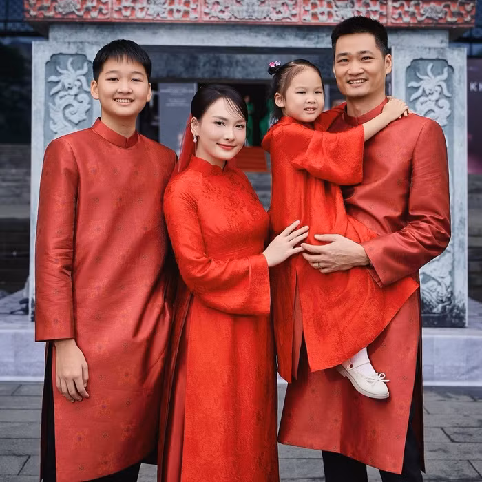 Bảo Thanh và ông xã Đức Thắng kết hôn khi còn khá trẻ. Nữ diễn viên lần đầu lên chức mẹ ở tuổi 21 khi chào đón con trai đầu lòng