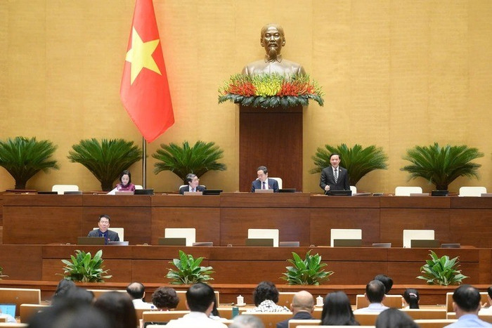 Quang cảnh phiên họp sáng 25/6
