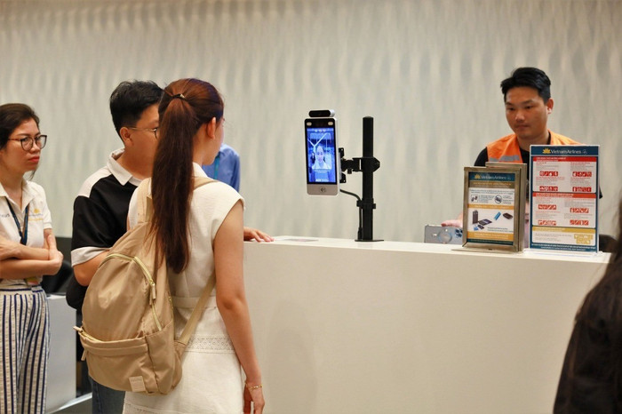 Hành khách làm thủ tục check-in. Ảnh minh họa