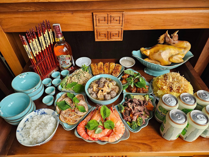Việc chuẩn bị một mâm cúng của chị Nguyễn Nga Julie