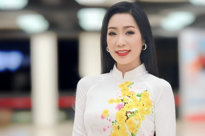 Dù từng đoạt danh hiệu á hậu nhưng Trịnh Kim Chi được khán giả nhắc nhớ nhiều hơn ở vai trò diễn viên nsnd-trinh-kim-chi-m-1771.jpg