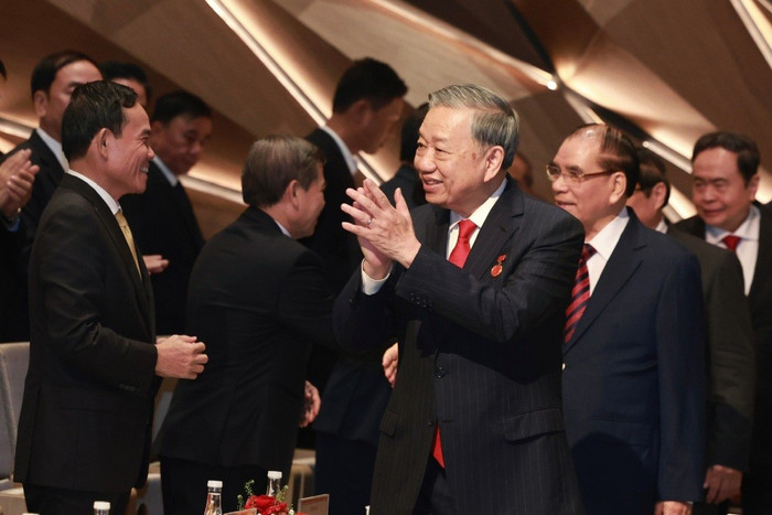 Tổng Bí thư Tô Lâm cùng các lãnh đạo, nguyên lãnh đạo Đảng, Nhà nước đến dự lễ tuyên dương 96 Bí thư chi bộ xuất sắc và trao Giải Búa liềm Vàng lần thứ 10