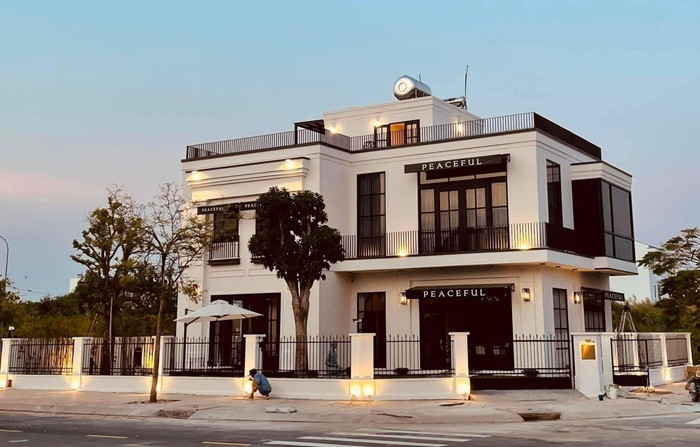 Chiêm ngưỡng biệt thự mặt tiền 40 tỷ ở TP.HCM của diễn viên Quốc Trường