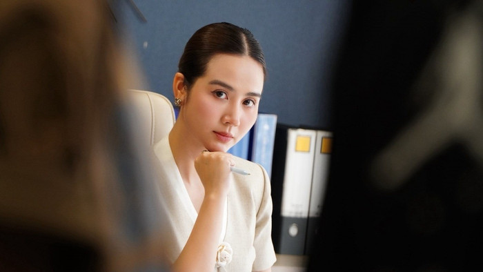 Huyền Lizzie trong phim "Cách em 1 Milimet"