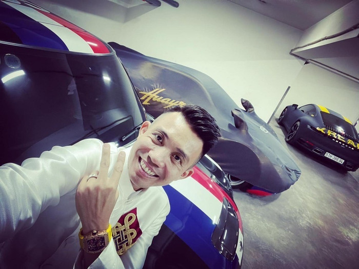 Minh "Nhựa" khoe garage toàn xe hàng khủng ngam-garage-sieu-xe-nhu-o-dubai.jpg