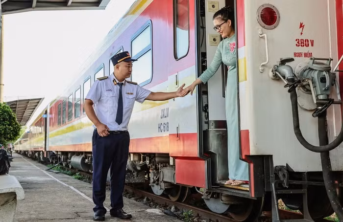 Đoàn tàu hứa hẹn đóng vai trò cầu nối giữa người dân Hà Nội và Đồng Hới (Quảng Trị)