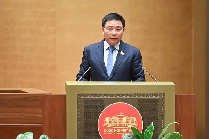 Bộ trưởng Bộ Tài chính Nguyễn Văn Thắng trình bày tờ trình