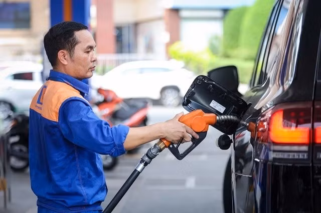  Giá xăng, dầu đồng loạt giảm