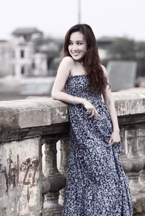 BTV Hoài Anh chia sẻ hình ảnh thời cô mới dẫn bản tin Thời sự 19h