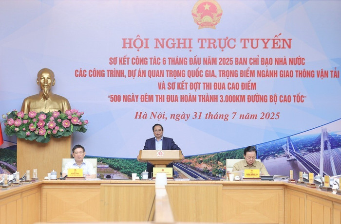 Thủ tướng Phạm Minh Chính chủ trì Hội nghị trực tuyến sơ kết công tác 6 tháng đầu năm 2025 của Ban Chỉ đạo nhà nước các công trình, dự án quan trọng quốc gia, trọng điểm ngành giao thông vận tải,và sơ kết đợt thi đua cao điểm "500 ngày đêm thi đua hoàn thành 3.000 km đường bộ cao tốc"