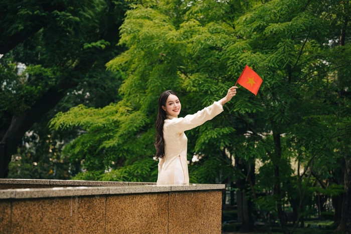 Hoa hậu Thanh Thủy hé lộ ngôi nhà ấm cúng ở Đà Nẵng, gia thế gây tò mò