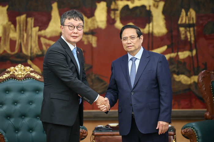 Thủ tướng Phạm Minh Chính và ông Kim Hyoung-nyon, Phó Chủ tịch Tập đoàn Dunamu.