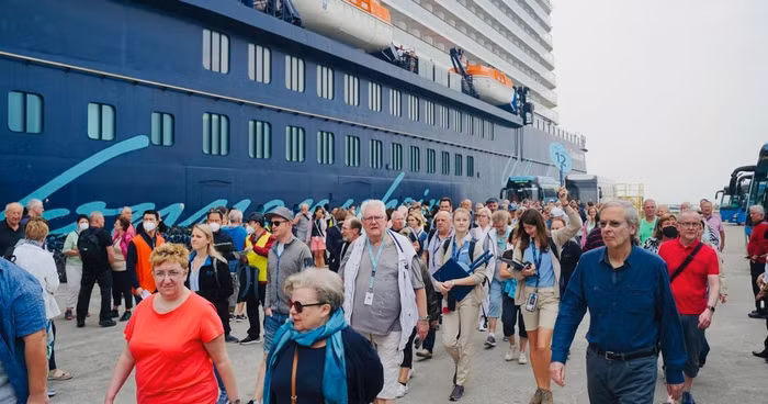 Du lịch thế giới lập kỷ lục, Việt Nam đông khách “chưa từng có”