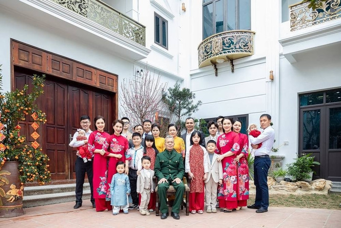 biet-thu-5-tang-hoa-minzy-xay-ta-1.jpg