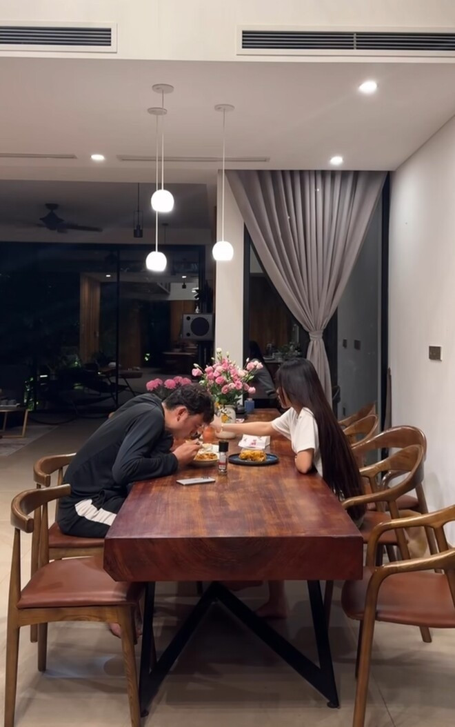 can-canh-biet-thu-ben-ho-cua-cau-1.jpg