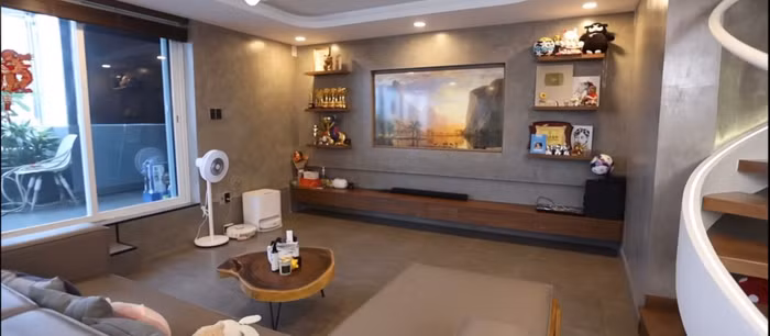 Penthouse rộng lớn tại TP.HCM của ca sĩ Ngô Kiến Huy