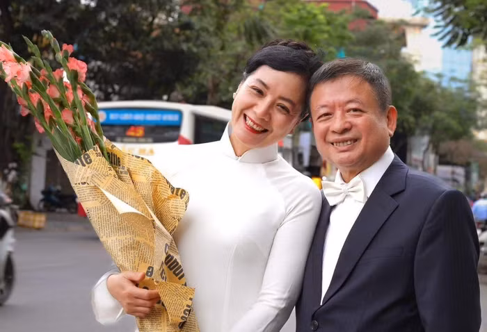 Cặp đôi gắn bó viên mãn sau hàng chục năm bên nhau