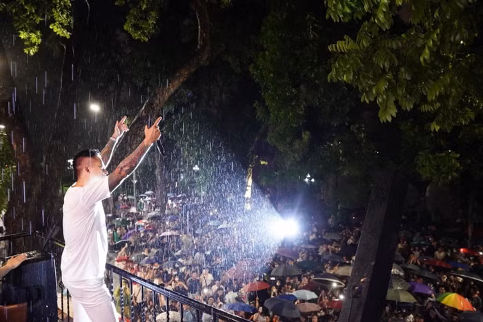 "Khám" căn nhà bạc tỷ giữa phố cổ của ca sĩ Tuấn Hưng