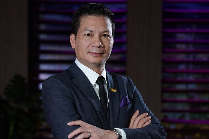 Những điều ít biết về cuộc hôn nhân của Shark Hưng và Á hậu kém 16 tuổi