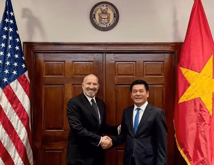 Bộ trưởng Bộ Công Thương Nguyễn Hồng Diên và Bộ trưởng Thương mại Mỹ Howard Lutnick
