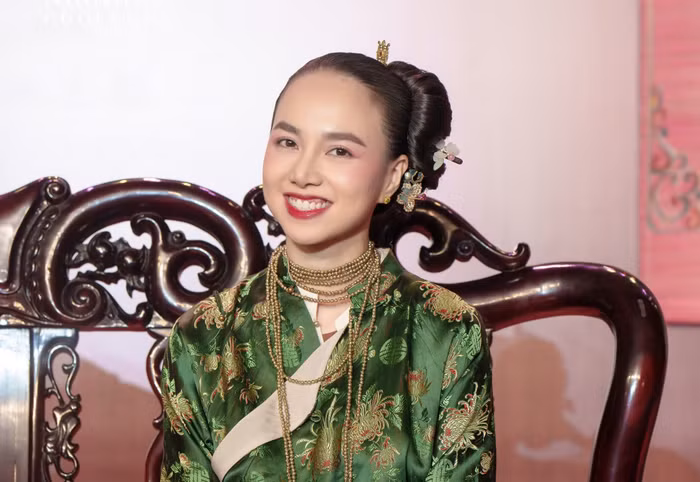 Nhan sắc một trong tứ đại mỹ nhân màn ảnh Việt, hạnh phúc viên mãn bên đạo diễn trăm tỷ Victor Vũ