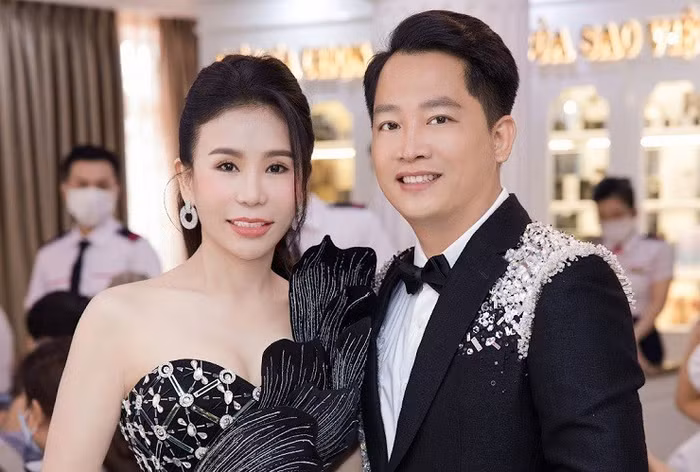 Vợ chồng bà Phan Thị Mai, chủ chuỗi thẩm mỹ viện Mailisa