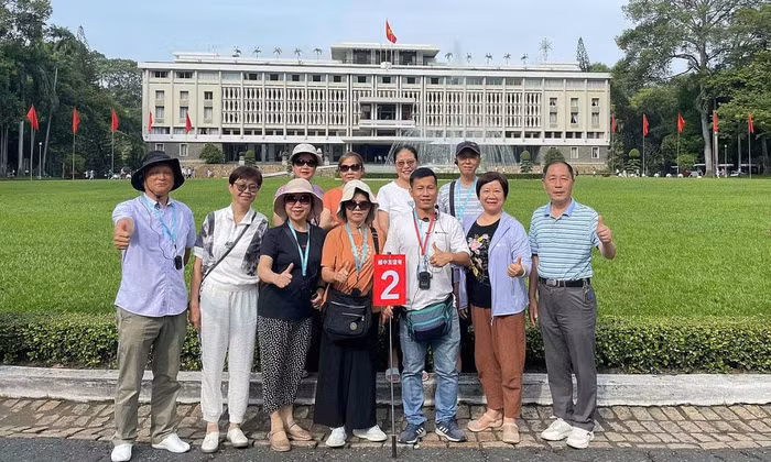 Khách Trung Quốc tham quan Dinh Độc Lập tại TP.HCM