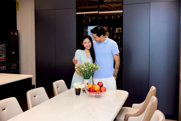  “Đột nhập” biệt thự 4 tầng của danh thủ Đoàn Văn Hậu và bà xã Doãn Hải My