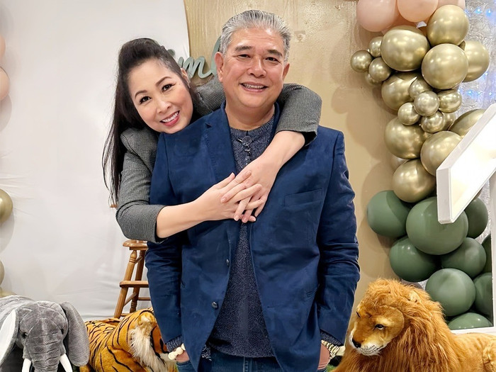 NSND Hồng Vân chia sẻ mình khá bận rộn với các hoạt động nghệ thuật, song lại luôn yên tâm bởi ở nhà có chồng lo chu toàn mọi thứ hong-van-va-chong-39772-9316.jpg