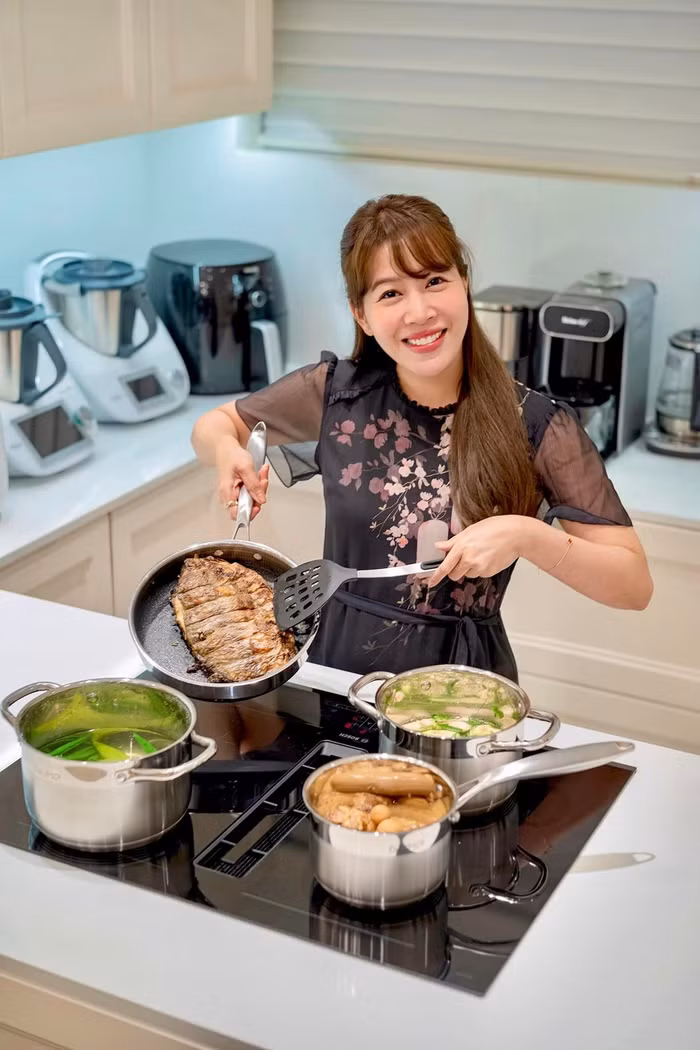 Mỗi khi rảnh rỗi, nữ MC sinh năm 1986 thường dành thời gian nấu những món ăn ngon cho gia đình