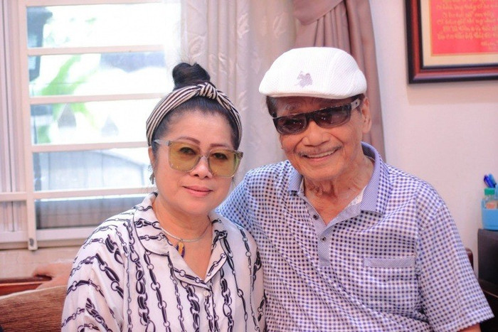 NSND Trần Hiếu và bà Minh Ngà 1759712684-tranhieu1-392-width15.jpg