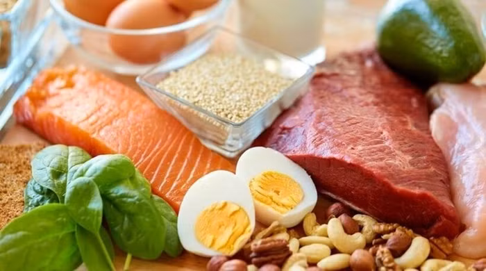 Việc duy trì lối sống lành mạnh, nếp sinh hoạt điều độ và khoa học sẽ góp phần nâng cao thể trạng, giữ cho tinh thần luôn tỉnh táo, giúp não bộ hoạt động hiệu quả hơn, tăng khả năng tập trung, ghi nhớ và tư duy linh hoạt