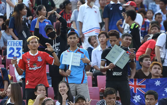 CĐV Campuchia phấn khích khi U16 Australia vô địch Đông Nam Á ảnh 4