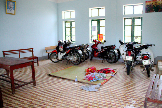 Nghìn người ở Hà Tĩnh chui mái nhà chờ nước rút ảnh 6