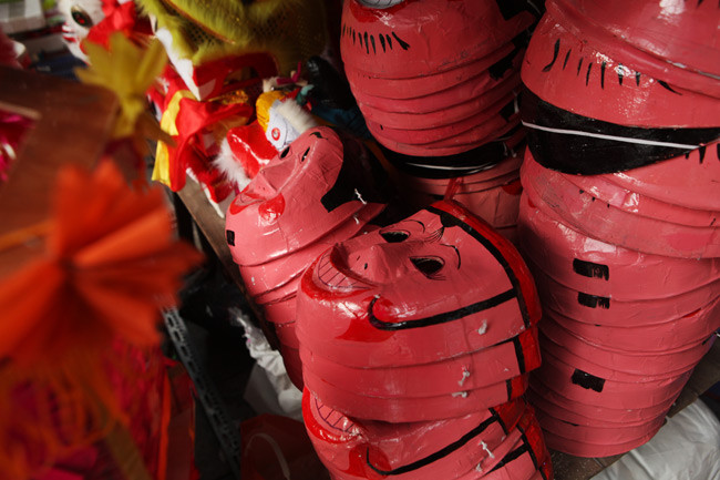 Đồ chơi kinh dị tràn lan chợ trung thu phố cổ ảnh 12