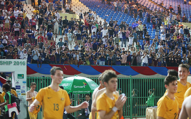 CĐV Campuchia phấn khích khi U16 Australia vô địch Đông Nam Á ảnh 9 CĐV Campuchia phấn khích khi U16 Australia vô địch Đông Nam Á ảnh 9