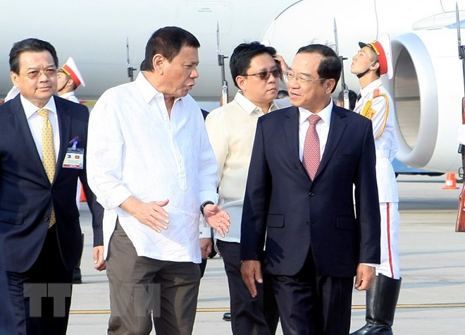 Tổng thống Philippines Duterte đã đến Nội Bài, bắt đầu thăm Việt Nam ảnh 3
