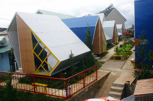 Những khối nhà "độc" và "lạ", cùng không gian thân thiện là điểm lựa chọn lưu trú của nhiều bạn trẻ Những khối nhà "độc" và "lạ", cùng không gian thân thiện là điểm lựa chọn lưu trú của nhiều bạn trẻ