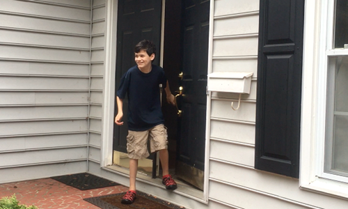 Amezquita dậy sớm để làm việc mỗi ngày. Ảnh: CNBC