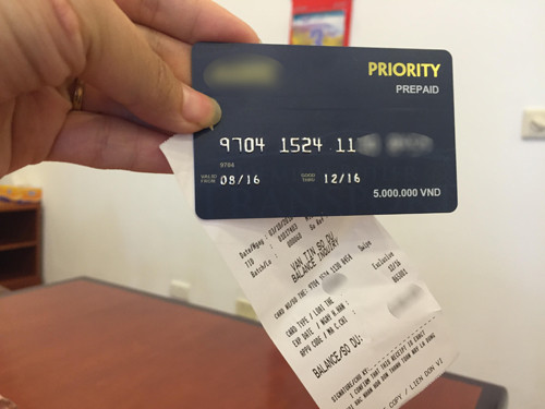 Một Thứ trưởng Bộ Tài chính chủ động ký hợp đồng thuê xe đưa đón với công ty vận tải tư nhân theo hình thức mua thẻ trả trước. Ảnh: Thanh Lan. Một Thứ trưởng Bộ Tài chính chủ động ký hợp đồng thuê xe đưa đón với công ty vận tải tư nhân theo hình thức mua thẻ trả trước. Ảnh: Thanh Lan.