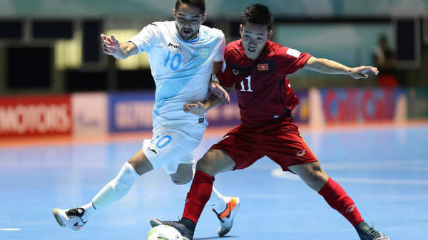 Guatemala bốn lần dự Futsal World Cup, nhưng hoàn toàn bất ngờ trước một Việt Nam chơi máu lửa, hợp lý và tận dụng tốt cơ hội. Ảnh: FIFA. Guatemala bốn lần dự Futsal World Cup, nhưng hoàn toàn bất ngờ trước một Việt Nam chơi máu lửa, hợp lý và tận dụng tốt cơ hội. Ảnh: FIFA.