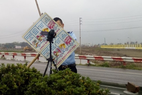 Cienco 1 đặt camera đếm xe đã bị Công ty CP BOT Pháp Vân Cầu Giẽ cử người ngăn chặn. Ảnh: Xuân Hoa Cienco 1 đặt camera đếm xe đã bị Công ty CP BOT Pháp Vân Cầu Giẽ cử người ngăn chặn. Ảnh: Xuân Hoa